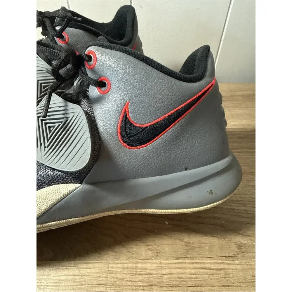 Nike Kyrie Flytrap 3 Zoom Gray Basketball Sneaker Shoes BQ3060-010 Size 9.5 D3